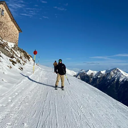 - The Storks - Adults Only バート・ホーフガシュタイン