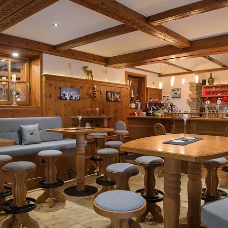 - The Storks - Adults Only מלון באד הופגסטין