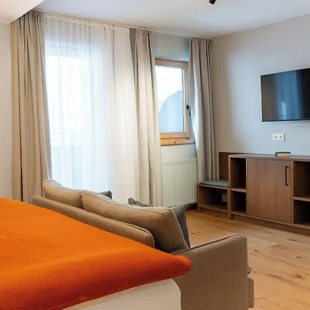 - The Storks - Adults Only Bad Hofgastein