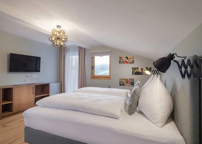 - The Storks - Adults Only Bad Hofgastein